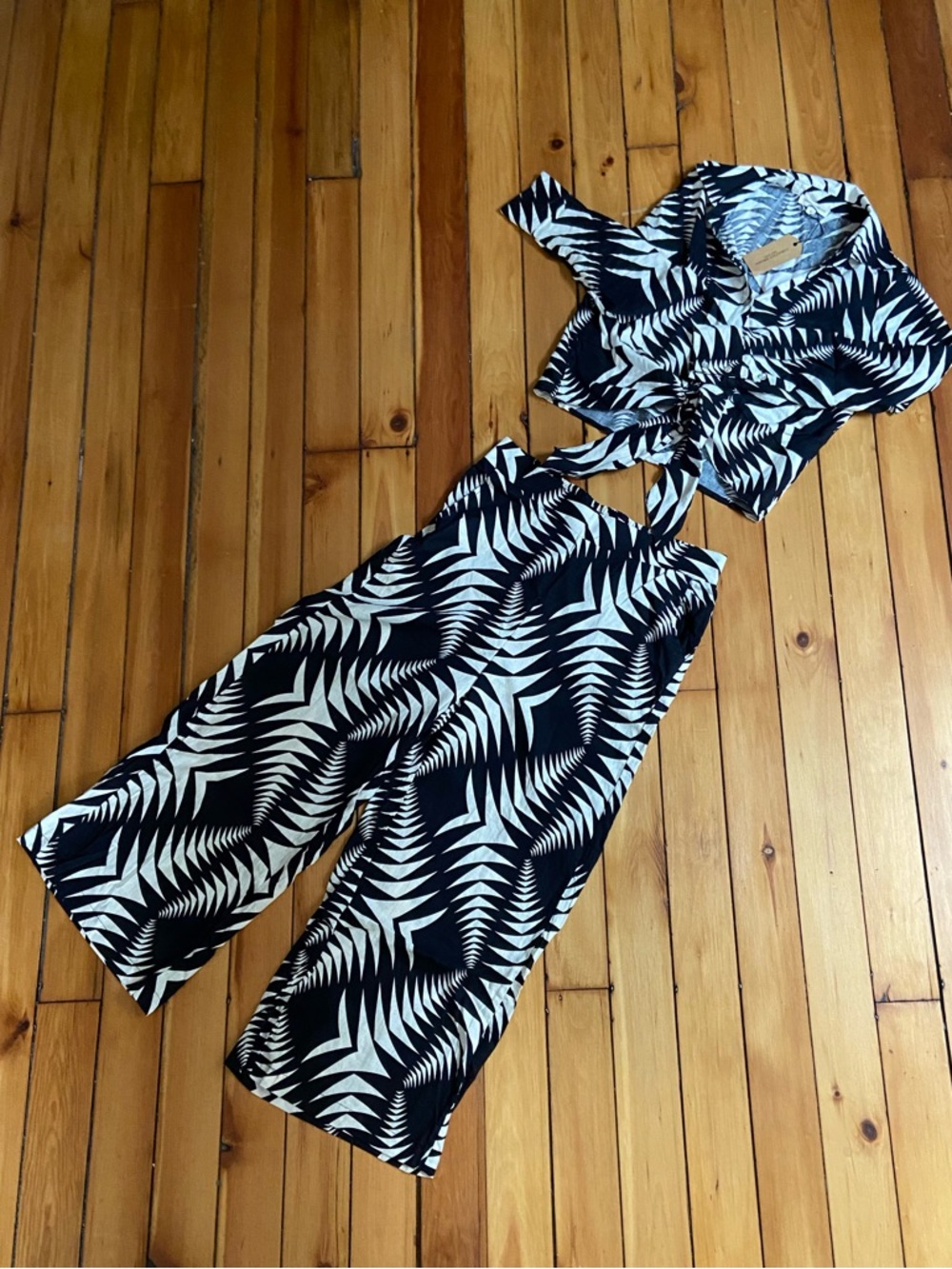 2 piece wowza matching set Christian Siriano